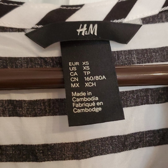 H&M 3/4 sleeve top - Picture 3 of 6